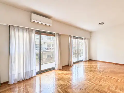 Departamento 4 ambientes semipiso reciclado luminoso con balcon baulera y cochera en recoleta