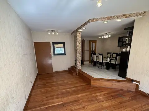 Departamento en venta de 4 ambientes con dependencia y cochera fija en villa crespo de categoria