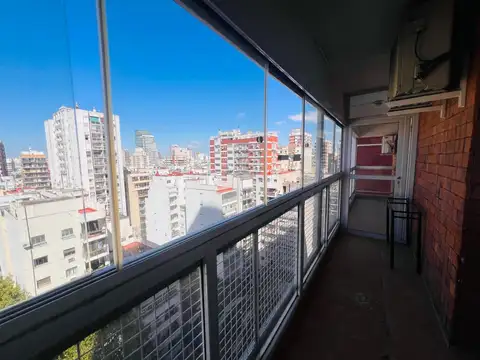 Exclusivo 3 ambientes piso alto con dependencia, cochera y baulera