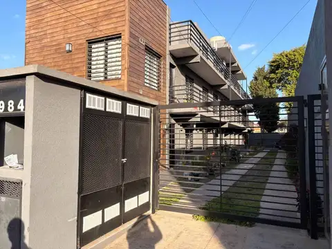 Alquiler departamento ph 2 ambientes moron