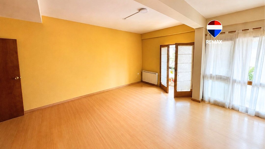 DEPARTAMENTO AMPLIO VENTA CENTRO 3 DORM C/COCHERA