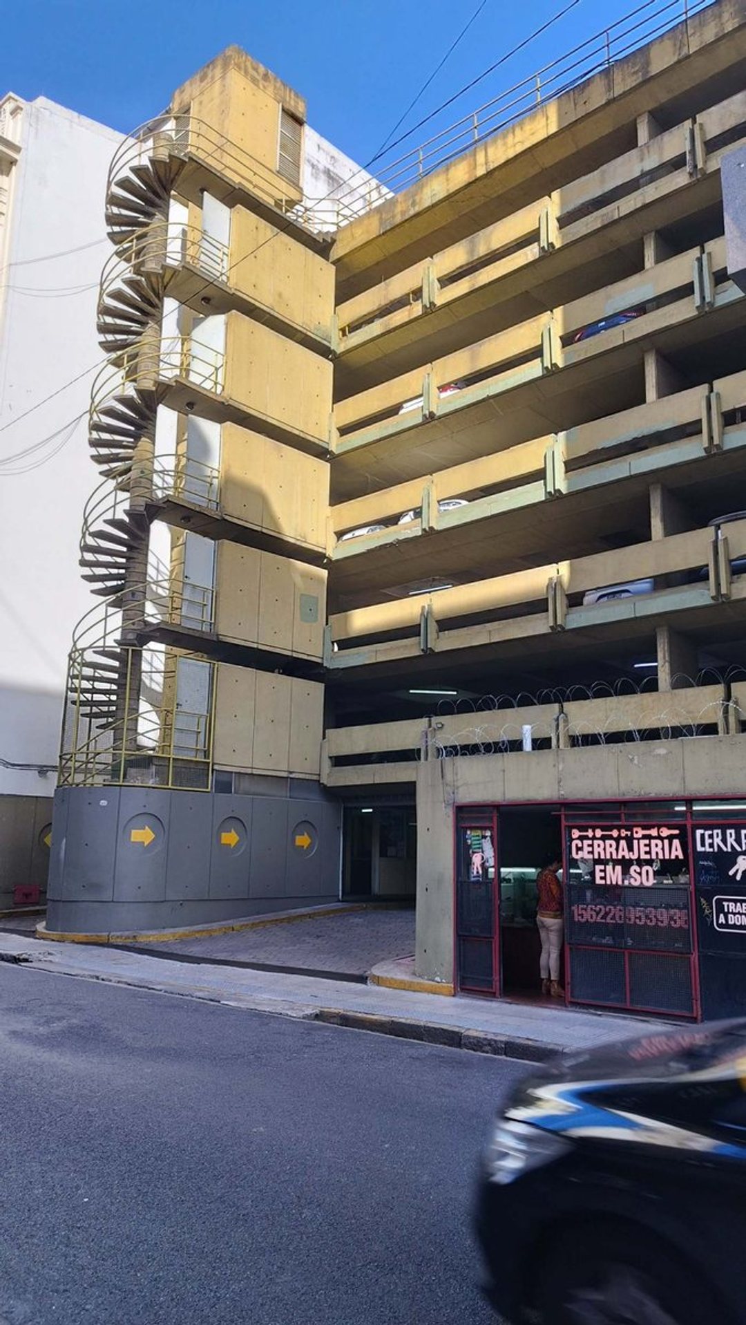 Venta Cochera Fija por rampa en 1er piso