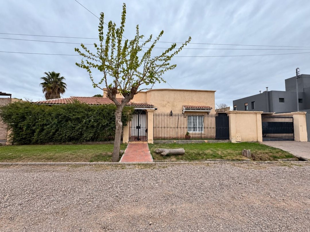 VENTA CASA complejo cerrado,Villa Nueva,Guaymallén