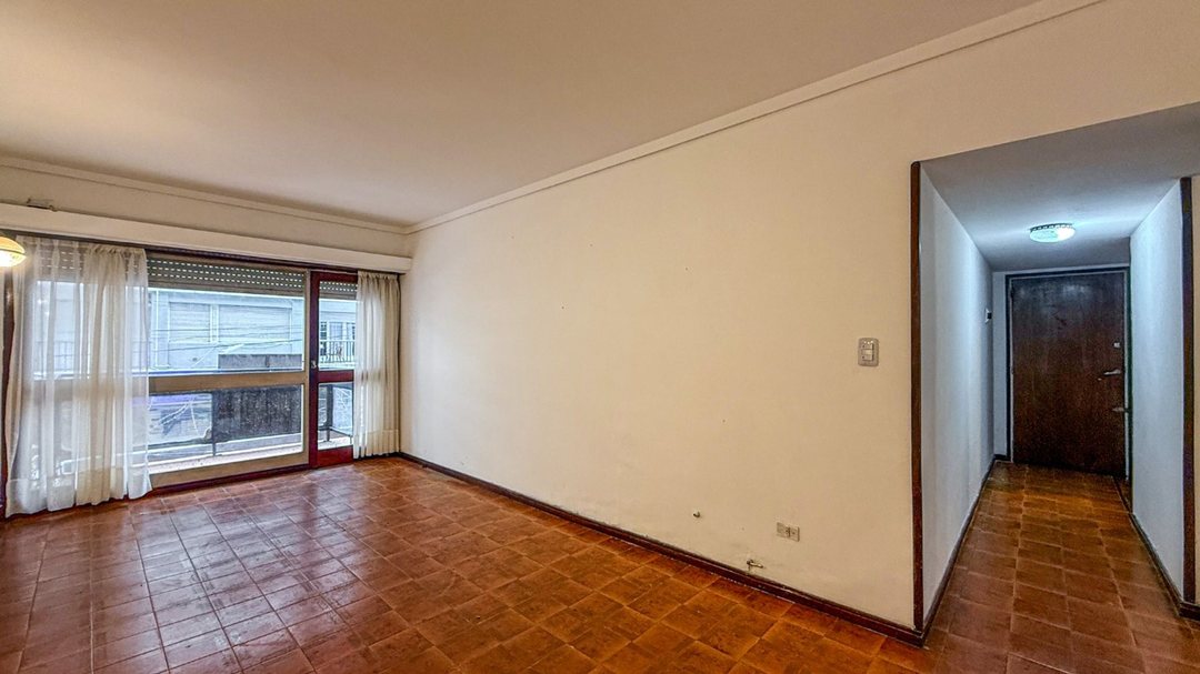 VENTA DEPTO 3 AMB GUEMES AL FRENTE BALCON