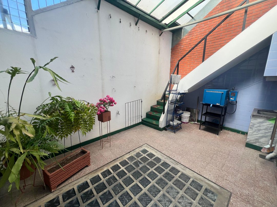 CASA 4 AMBIENTES VENTA SAAVEDRA ESPACIO COMERCIAL