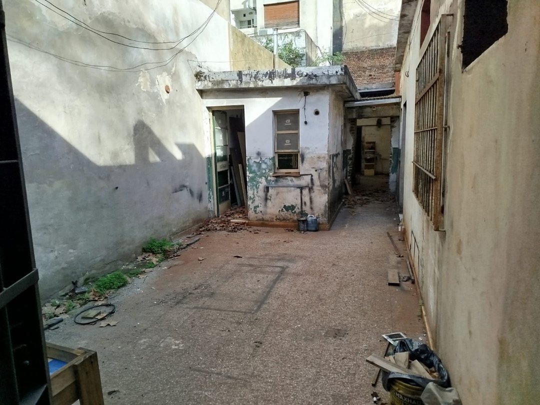 SE ALQUILA GRAN LOCAL COMERCIAL EN ALMAGRO