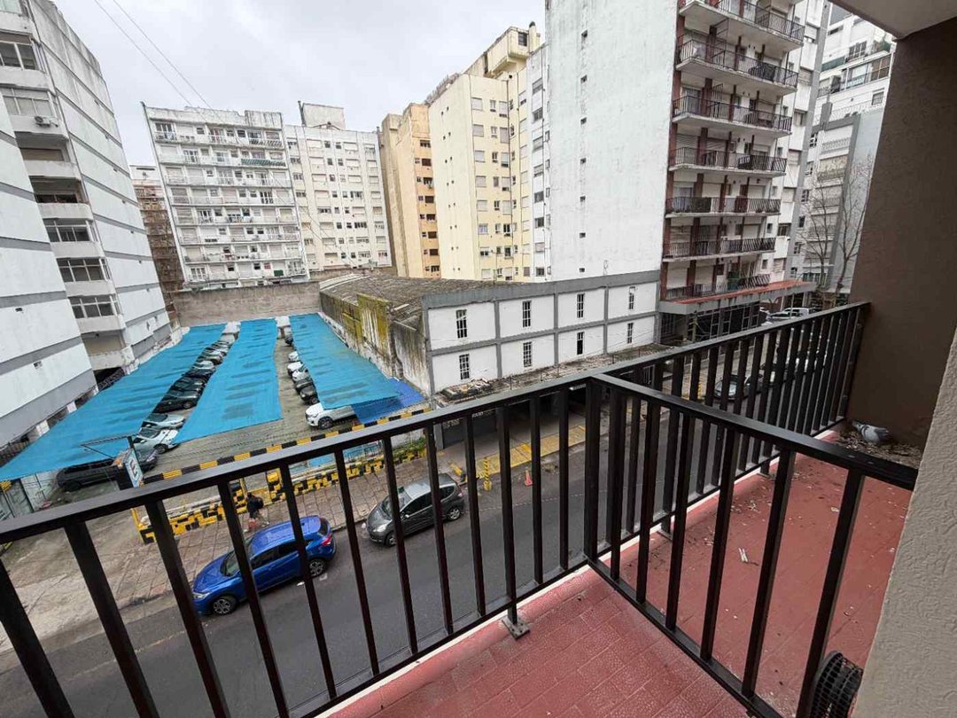 VENTA DEPARTAMENTO 2 AMBIENTES BALCON FRENTE