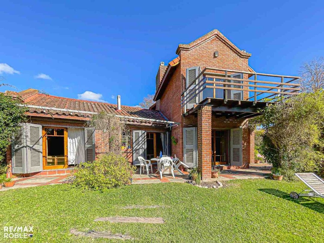 Casa en venta Villa Elisa 3 dormitorios con parque
