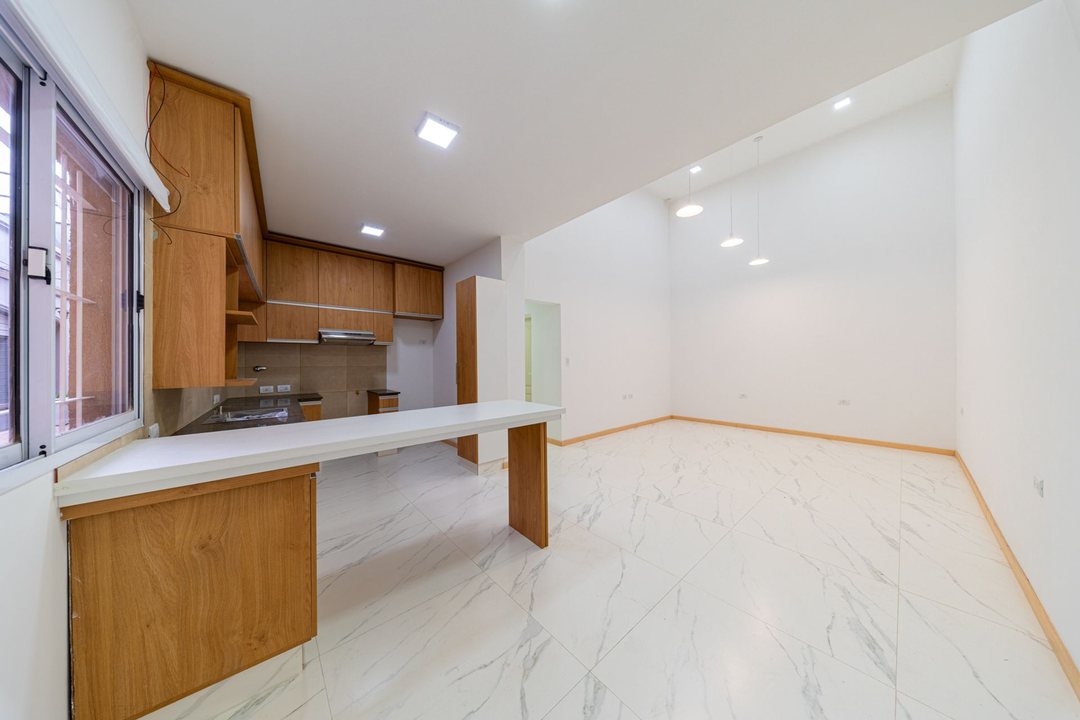 VENTA CASA PASILLO 4 DORMITORIOS TERRAZA 3 BAÑOS