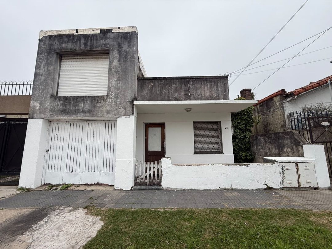 Ph 4 amb en venta al frente c/ cochera y jardín