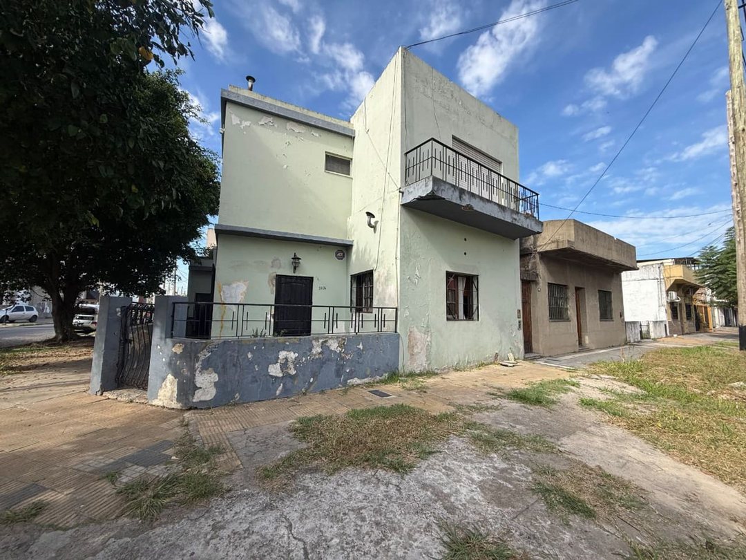 Casa 3 amb+depto 3 amb c/coch,patio venta en BLOCK
