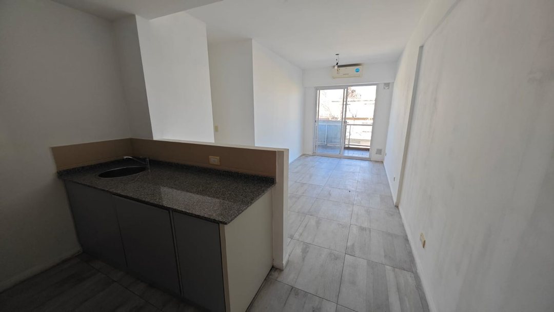Depto 2 AMB con balcón frente y cochera Amenities