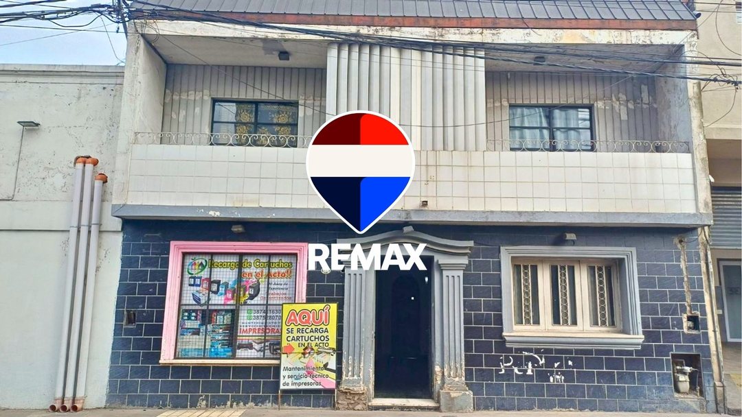 CASA VENTA CON LOCALES CENTRO APTA CREDITO