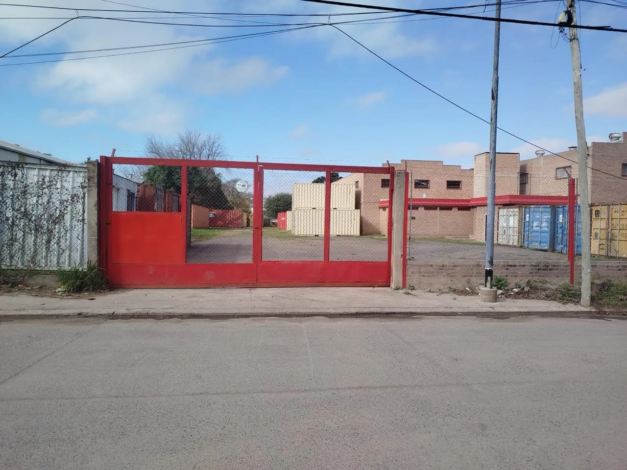 Galpón en Alquiler en Barrio Los Boulevares de 300 metros cubiertos - con 1 baño