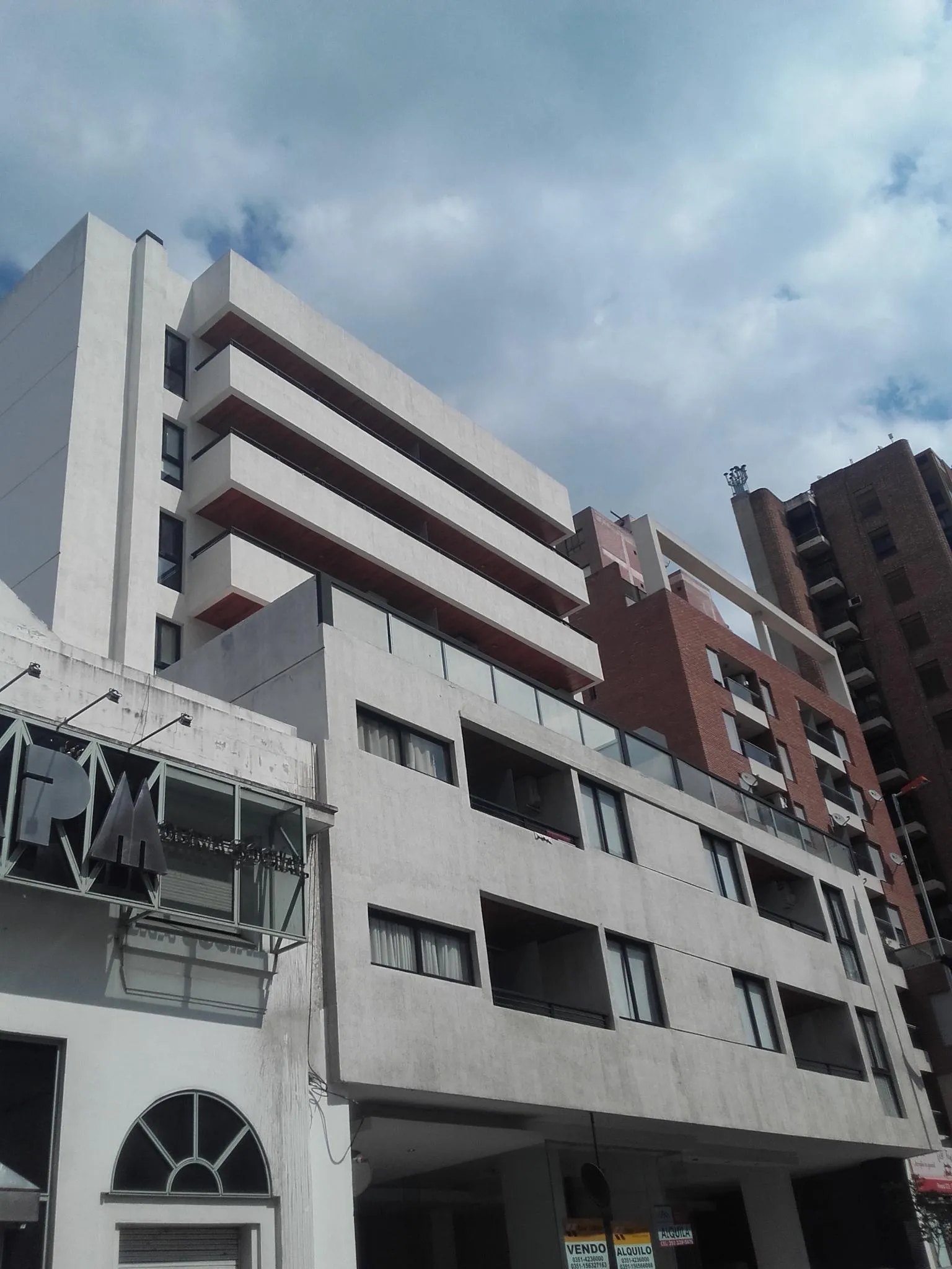 ALQUILER DEPARTAMENTO 1 DORMITORIO EDIFICIO CON PISCINA EN CENTRO