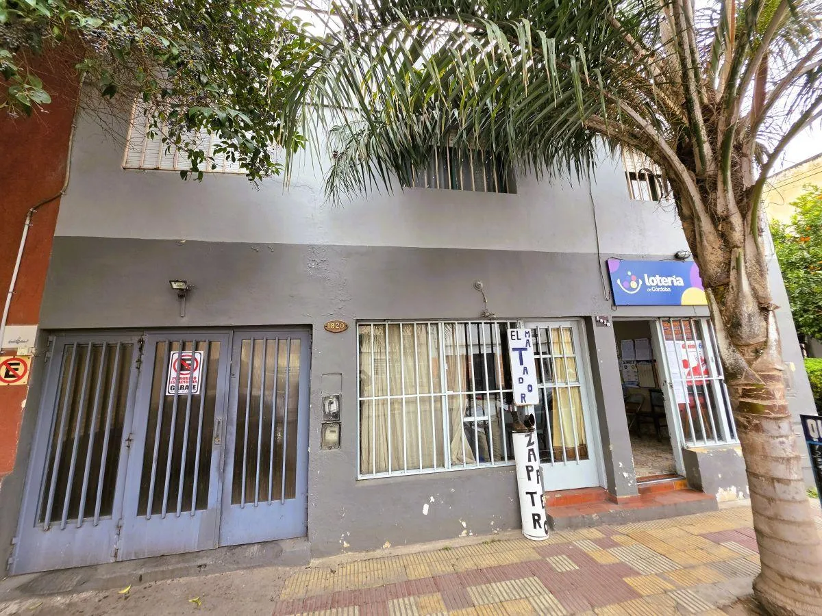 Inmueble con Alta Rentabilidad en Barrio San Martin, Casa mas locales comerciales y galpon