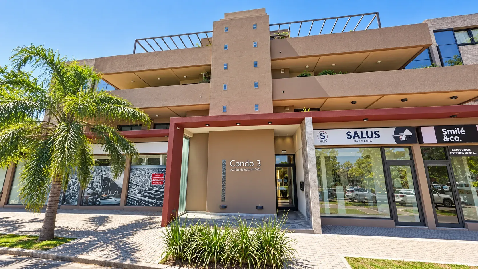 Local en venta en complejo con cochera en Arguello sobre Ricardo Rojas