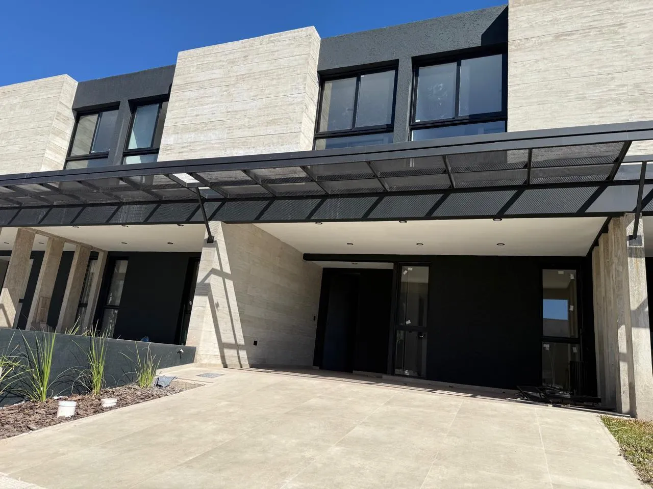 DUPLEX EXCLUSIVO EN LA LUISITA
