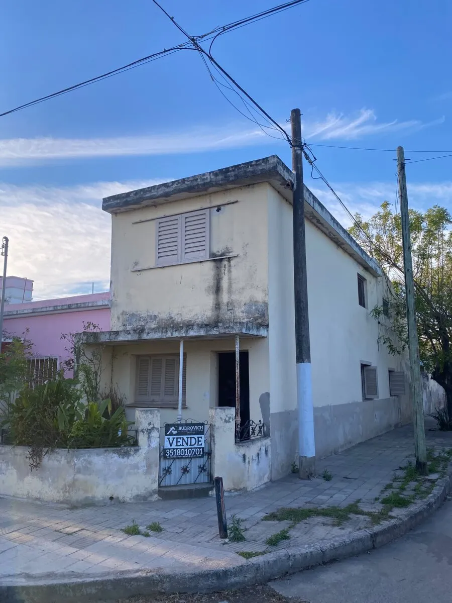 VENTA DE INMUEBLE EN BARRIO MULLER
