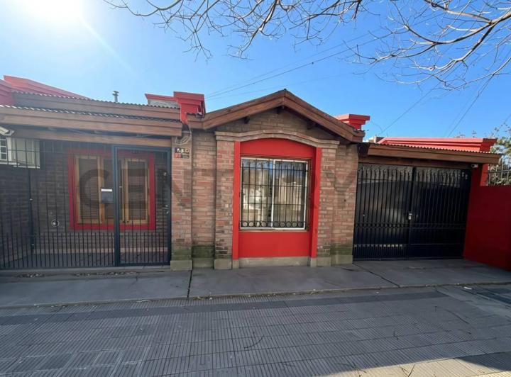 Casa · 160m² · 6 Ambientes · 1 Cochera