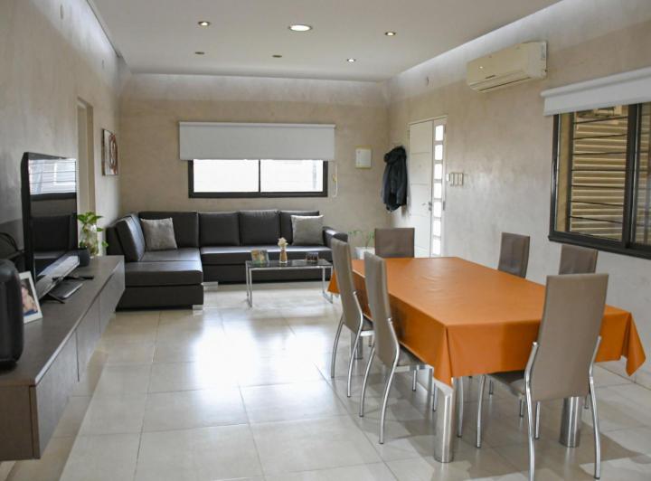 Casa · 150m² · 4 Ambientes · 2 Cocheras