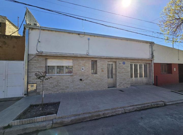 Casa · 108m² · 1 Ambiente · 1 Cochera