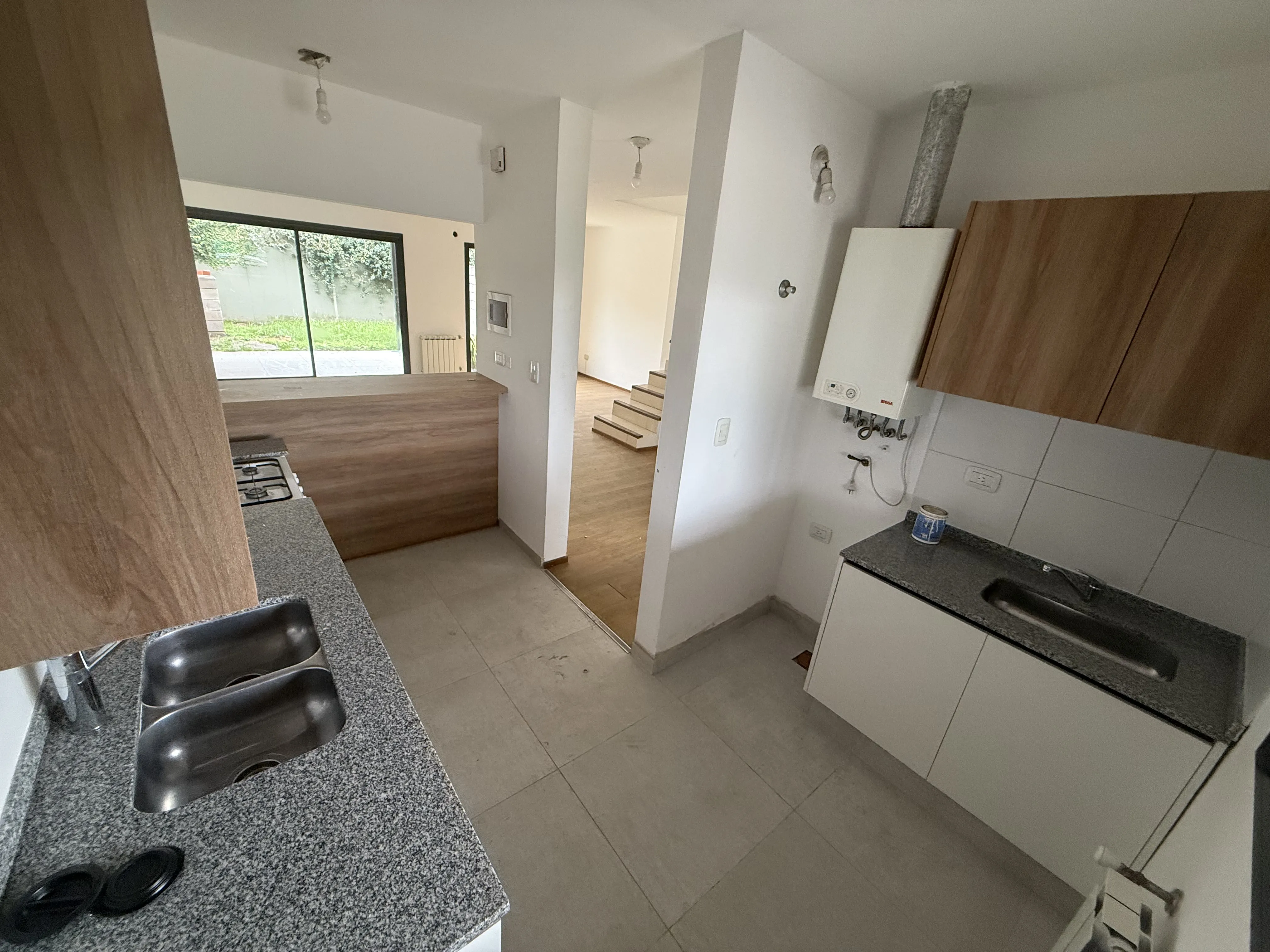 Alquiler duplex 3 dormitorios y 3 baños en barrio cerrado claros del bosque
