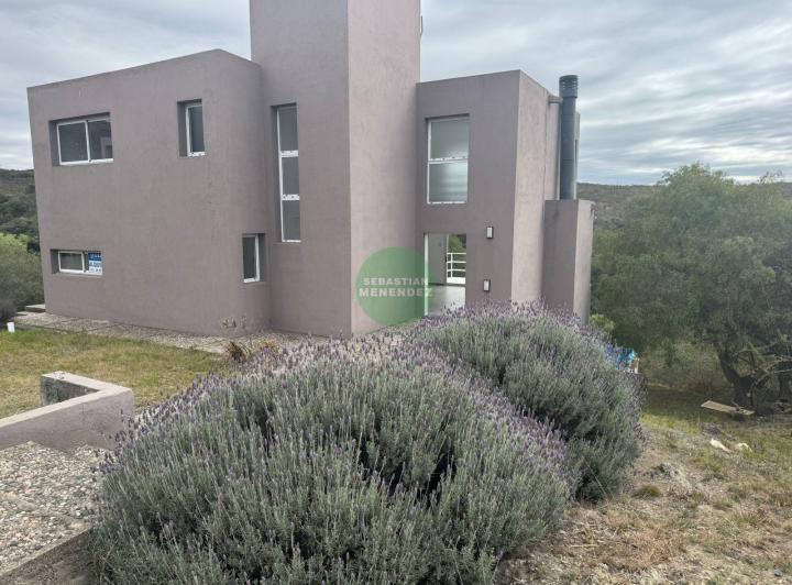 Casa · 290m² · 6 Ambientes · 2 Cocheras