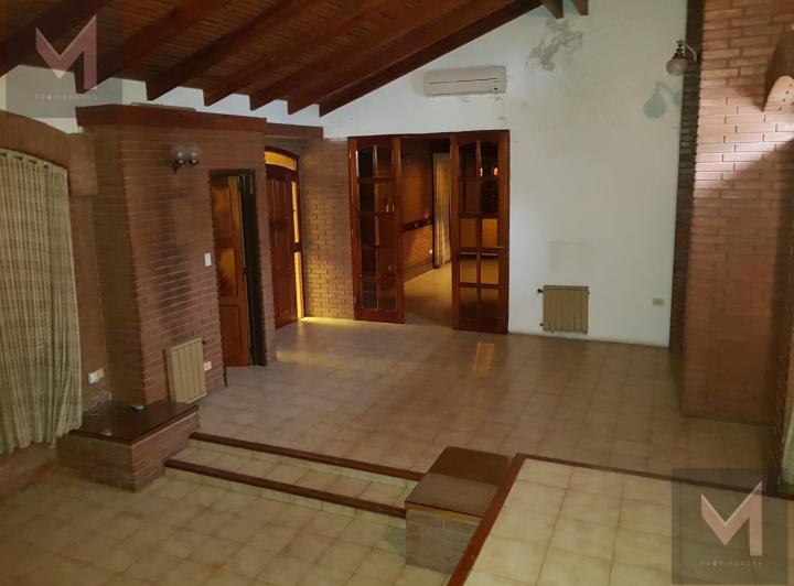 Casa · 267m² · 6 Ambientes · 2 Cocheras