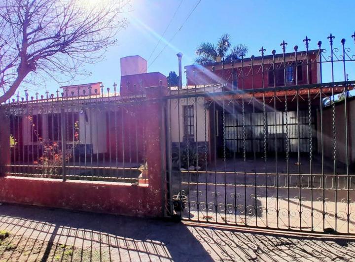 Casa · 160m² · 5 Ambientes · 2 Cocheras