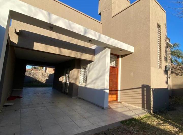 Casa · 150m² · 5 Ambientes · 2 Cocheras