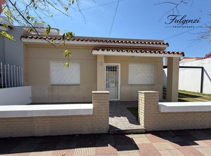 Casa · 100m² · 4 Ambientes · 1 Cochera