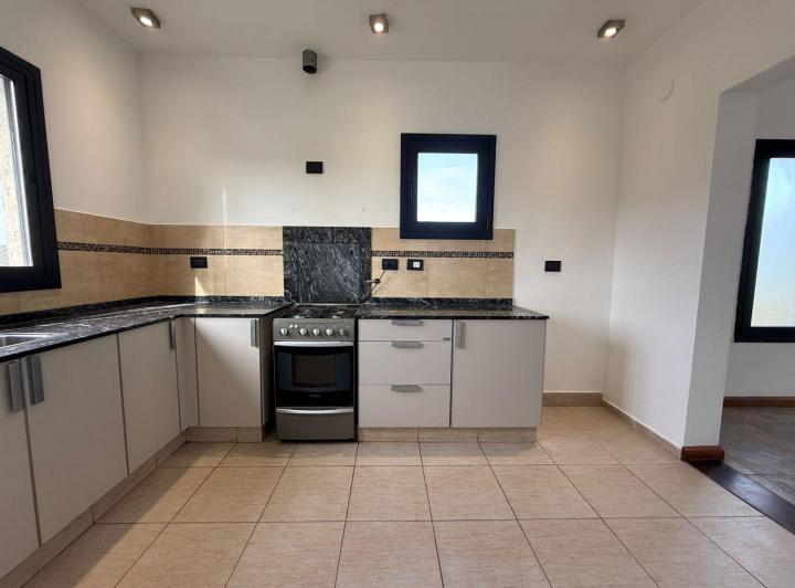 Casa · 160m² · 4 Ambientes · 2 Cocheras