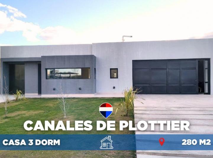 Casa · 241m² · 5 Ambientes · 2 Cocheras