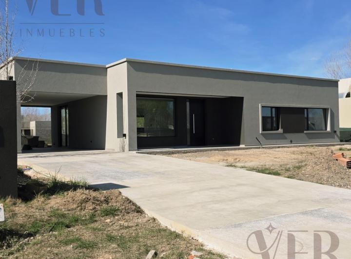 Casa · 150m² · 4 Ambientes · 1 Cochera