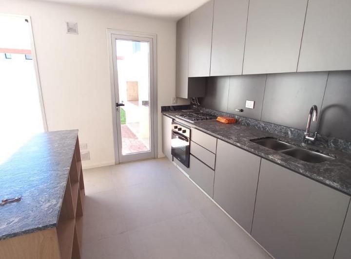 Casa · 110m² · 4 Ambientes · 1 Cochera