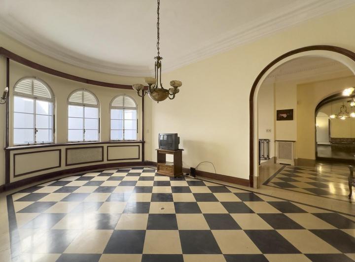 Departamento · 340m² · 5 Ambientes · 1 Cochera
