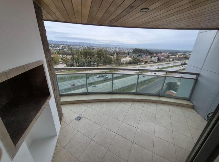 Departamento · 75m² · 6 Ambientes · 1 Cochera