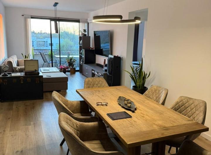 Departamento · 80m² · 4 Ambientes · 1 Cochera