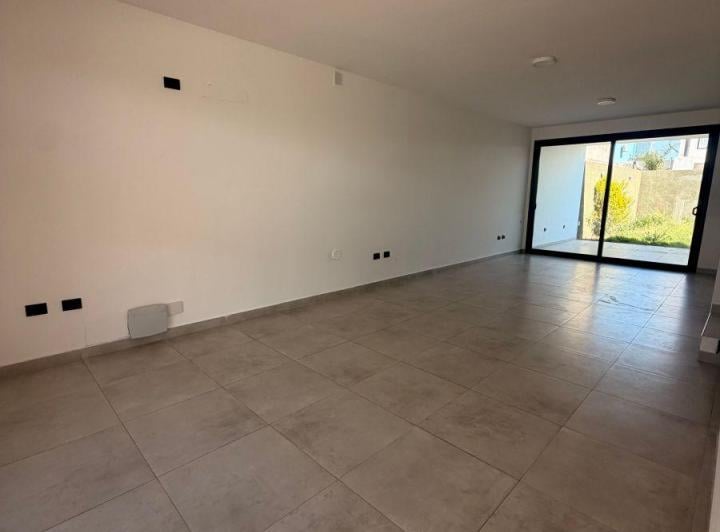Casa · 110m² · 3 Ambientes · 2 Cocheras