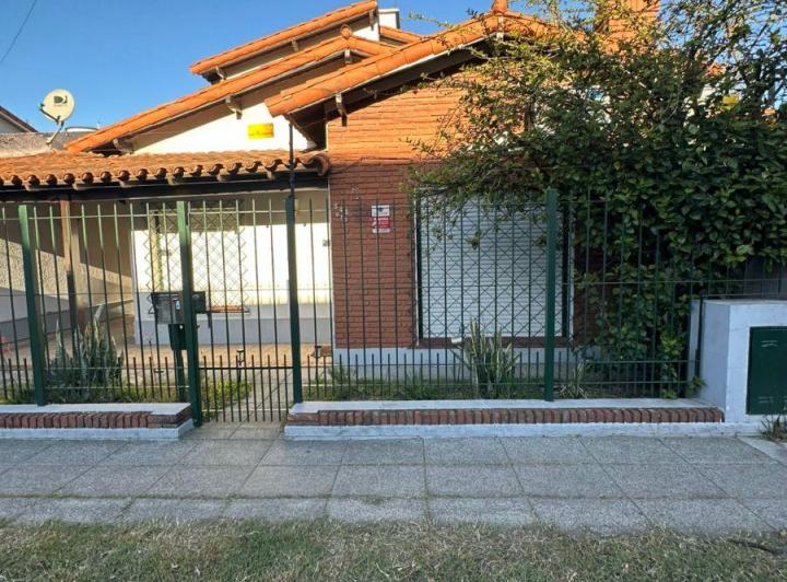 Casa · 115m² · 4 Ambientes · 1 Cochera