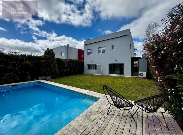 Casa · 170m² · 5 Ambientes · 4 Cocheras