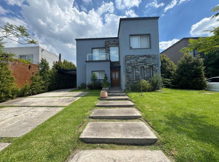 Casa · 190m² · 5 Ambientes