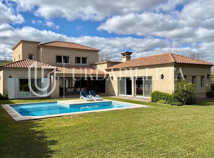 Casa · 365m² · 8 Ambientes