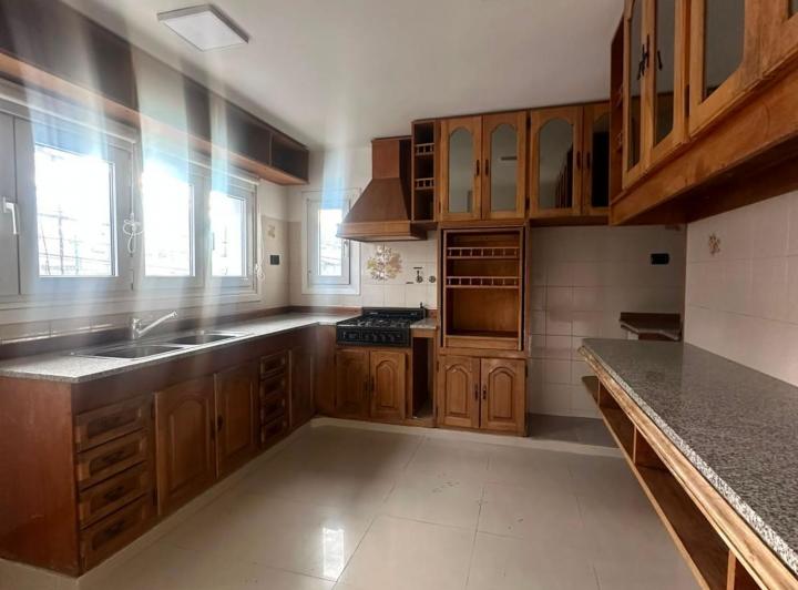 Casa · 200m² · 8 Ambientes