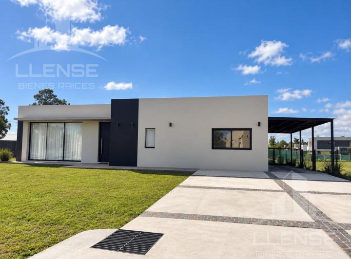 Casa · 180m² · 4 Ambientes · 1 Cochera