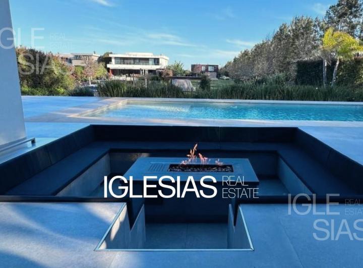 Casa · 314m² · 6 Ambientes · 6 Cocheras