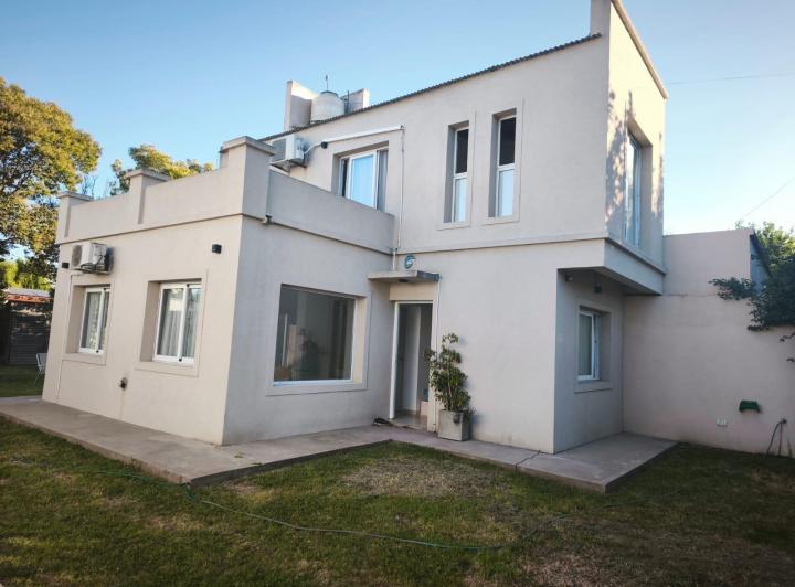 Casa · 75m² · 3 Ambientes · 1 Cochera
