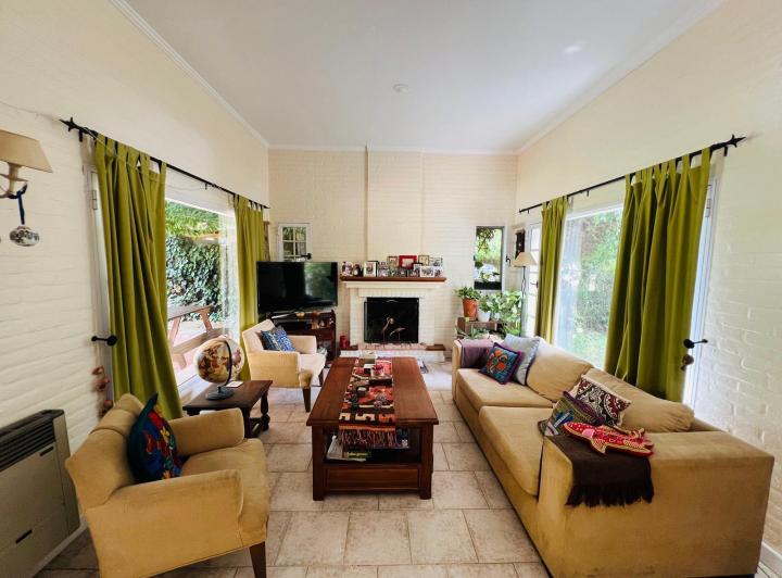 Casa · 865m² · 5 Ambientes · 5 Cocheras