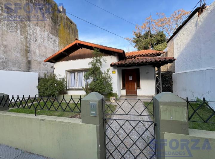 Casa · 80m² · 2 Ambientes · 1 Cochera